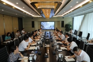 桐鄉(xiāng)政企聯(lián)動現(xiàn)場會開進(jìn)振石、巨石，一如既往支持大企業(yè)穩(wěn)定發(fā)展！