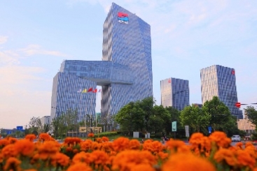 點(diǎn)贊！中國(guó)巨石榮登2023年玻璃纖維十大品牌榜單之首