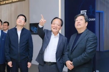 國(guó)家市場(chǎng)監(jiān)督管理總局總工程師黃國(guó)梁到中國(guó)巨石調(diào)研