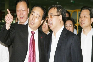 2010年5月，時任內(nèi)蒙古自治區(qū)黨委書記、自治區(qū)人大常委會主任胡春華視察巨石總部。胡春華對中國巨石一直以來依靠科技創(chuàng)新帶動企業(yè)進步，瞄準國際前沿市場研發(fā)新產(chǎn)品的發(fā)展戰(zhàn)略給予了充分肯定。